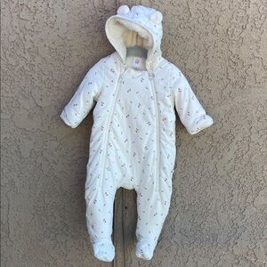 Baby Gap Bear Suit Floral Sz 6/12M Snowsuit Fuzzy Winter Gear